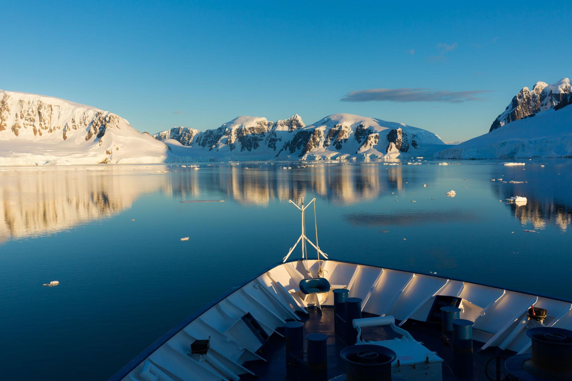 Antarctica - Patagonia Hero